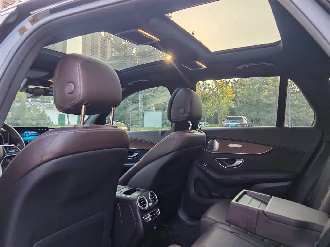 Фото 9 - Mercedes-Benz GLC