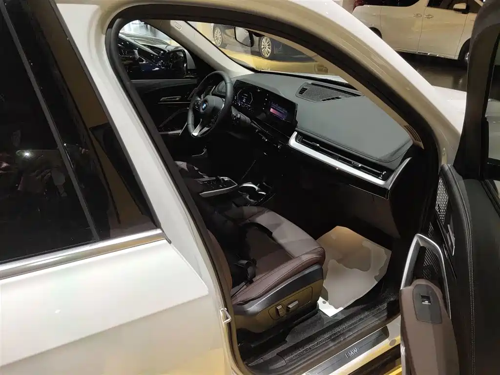 BMW X1 2023 sDrive25Li X Design Package фото 25