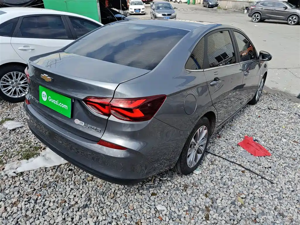 CHEVROLET CRUZE