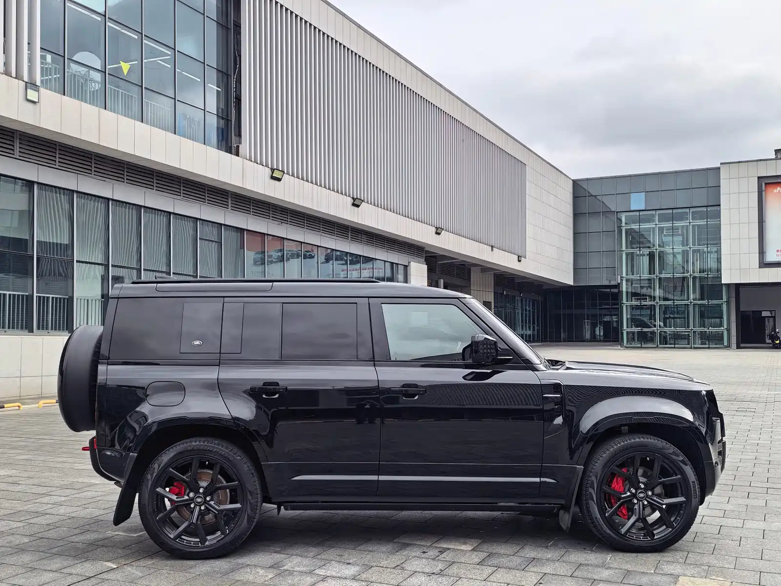 Фото 4 - Land Rover Defender