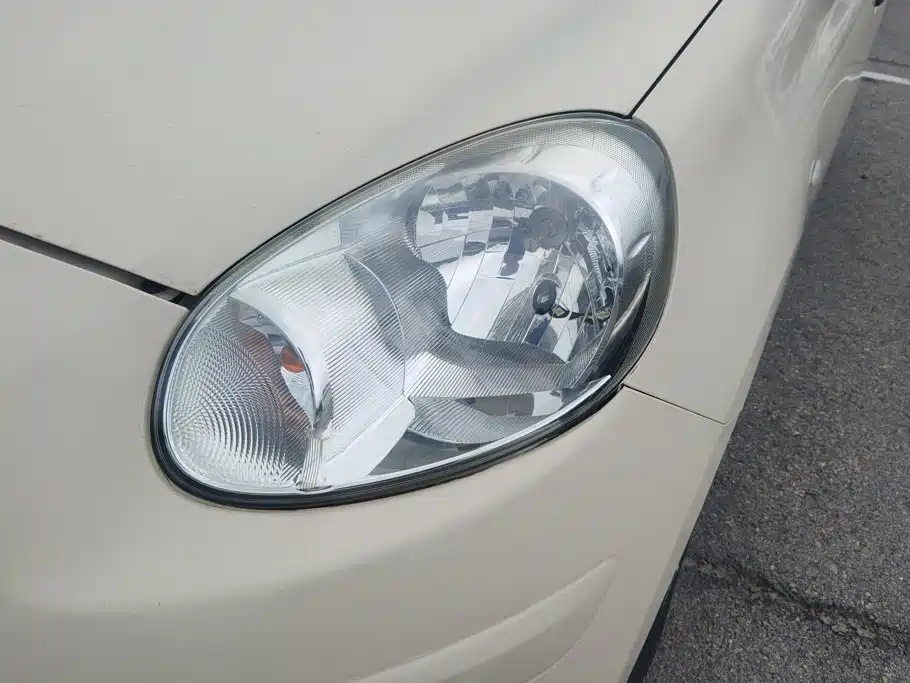 2014 Nissan March