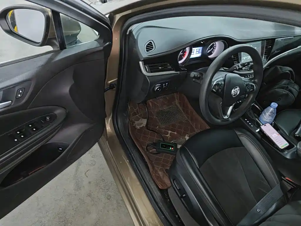 Photo 16 - Buick Verano
