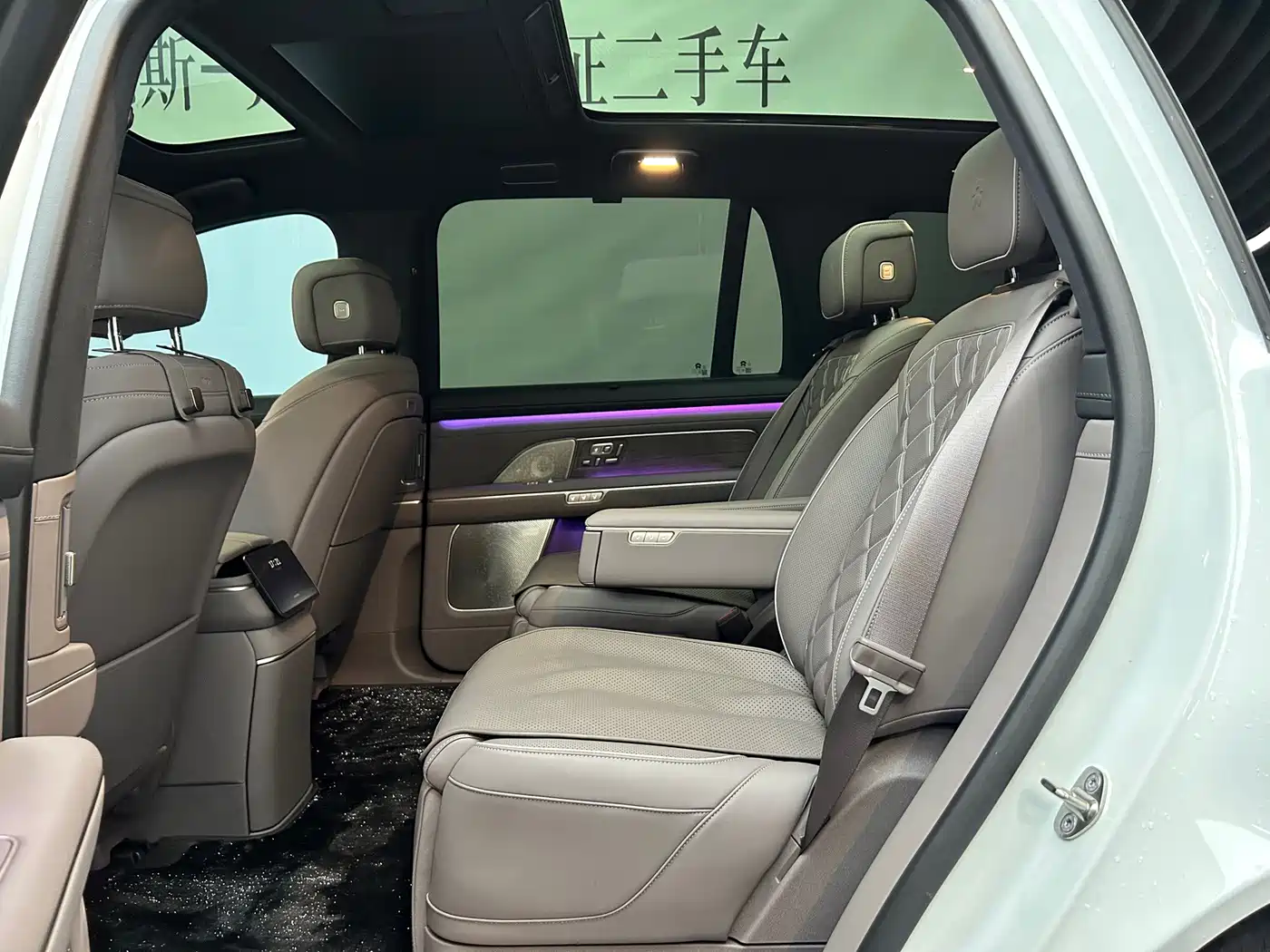 NIO ES8 2026 2025 Model 6-Seat Executive Luxury Edition