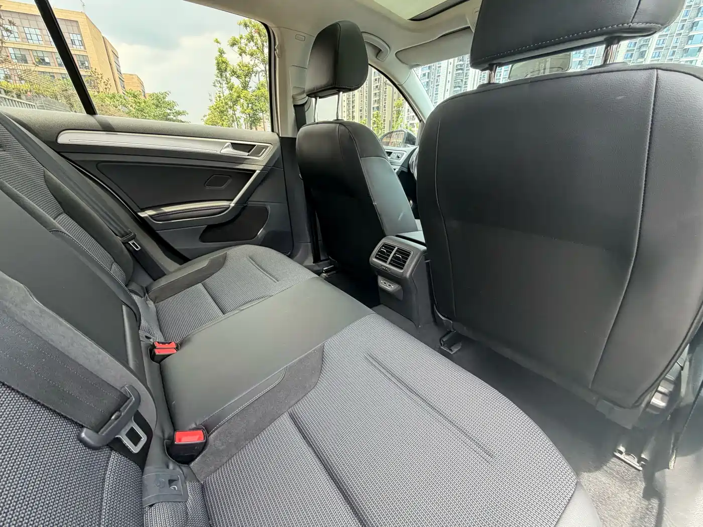 Volkswagen Golf 2020 Beloved Edition 280TSI DSG Comfort фото 8