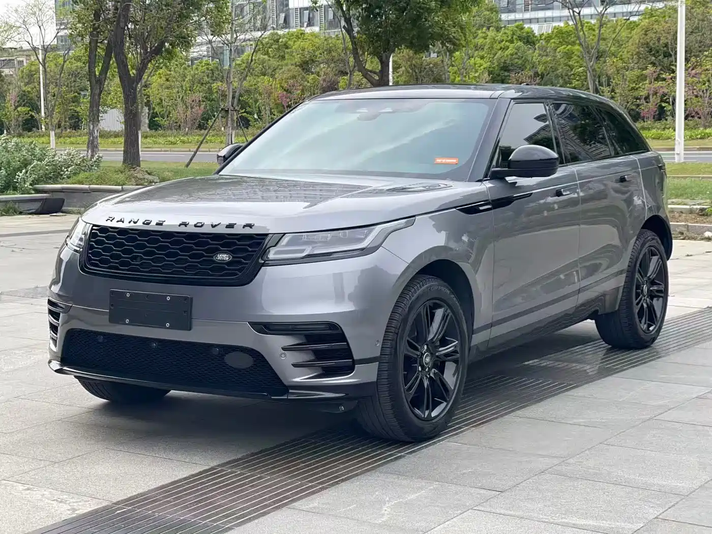 Land Rover Range Rover Velar 2022 250PS Golden Collector's Edition
