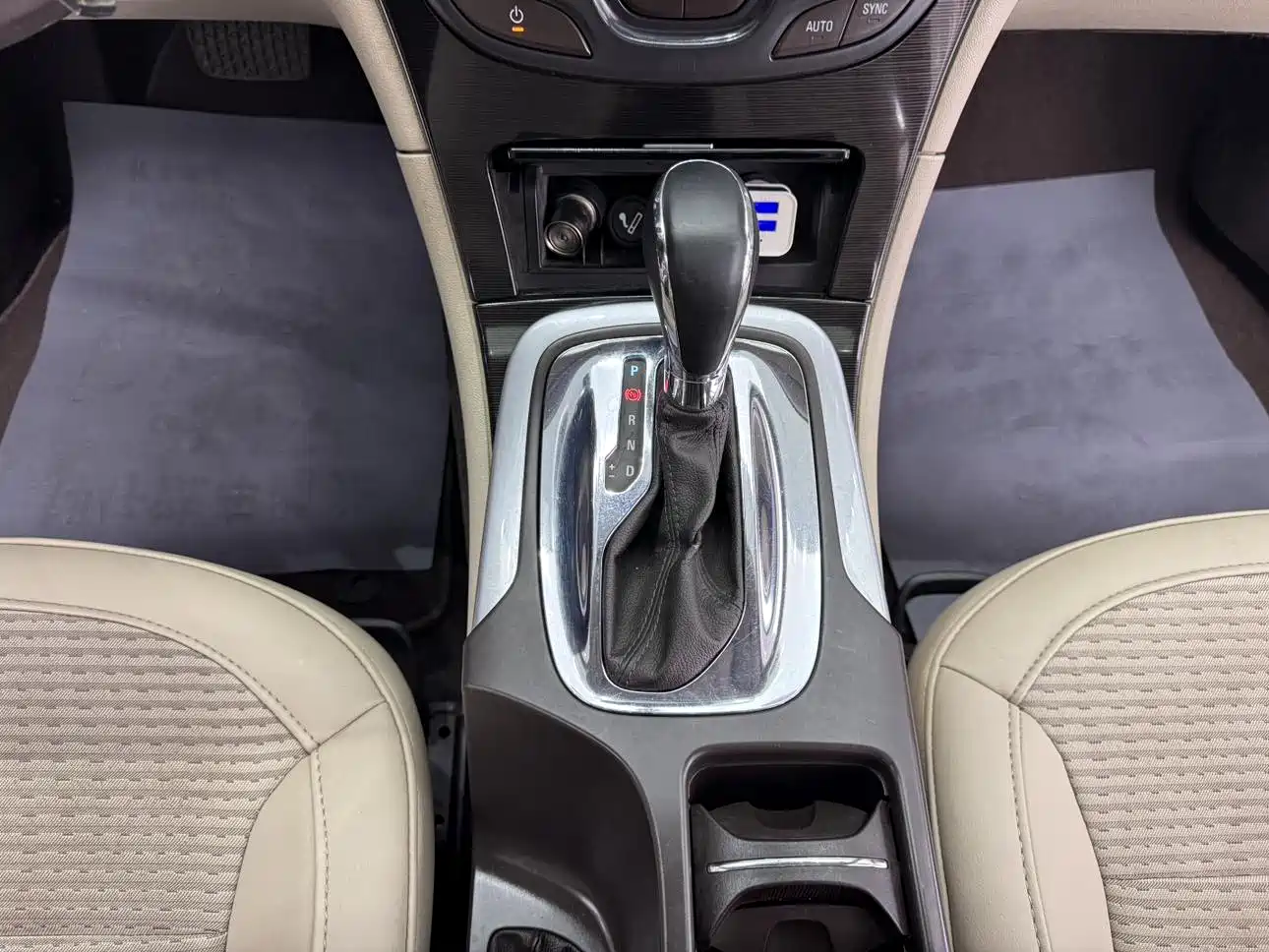 Buick Regal 2015 2.0L Leading Fashion Model фото 20