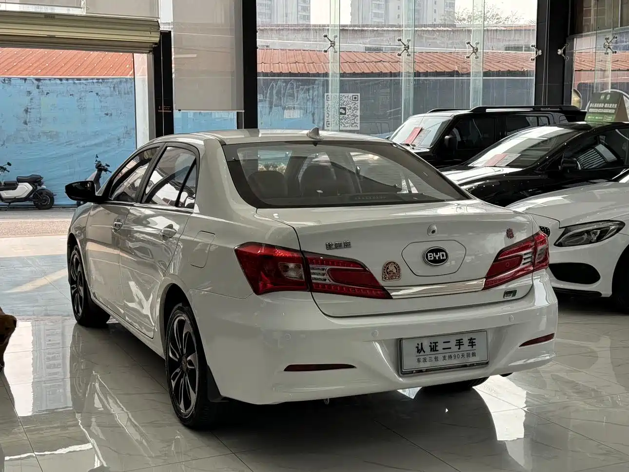 BYD Qin New Energy 2015 1.5T Double Champion Flagship Plus фото 4