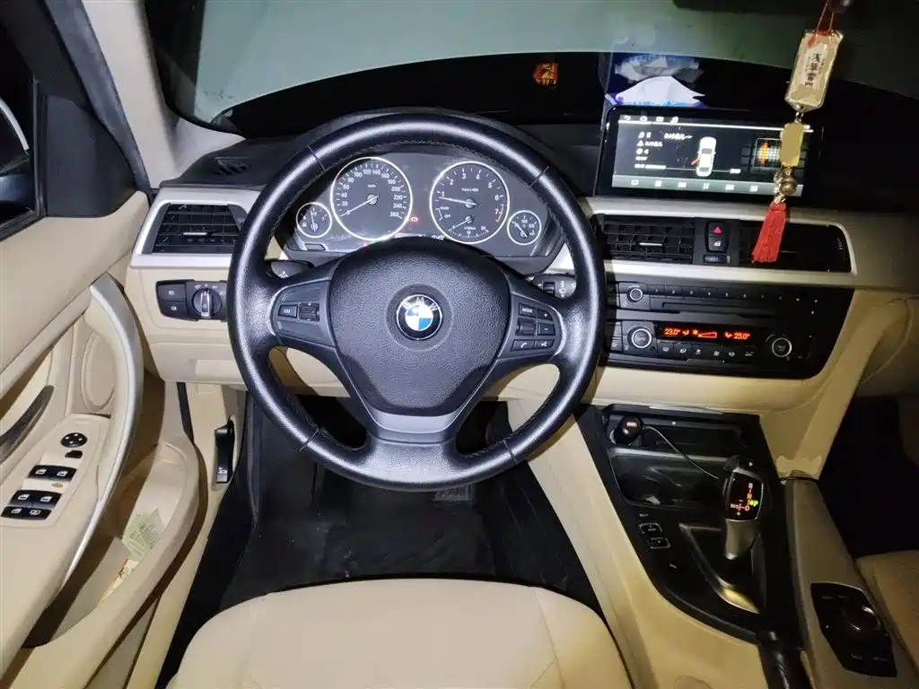BMW 3 Series 2014 320Li Fashion фото 3