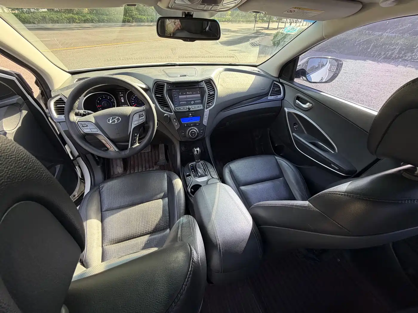 Hyundai Santa Fe 2013 Model 2.4L Automatic 2WD Smart фото 8