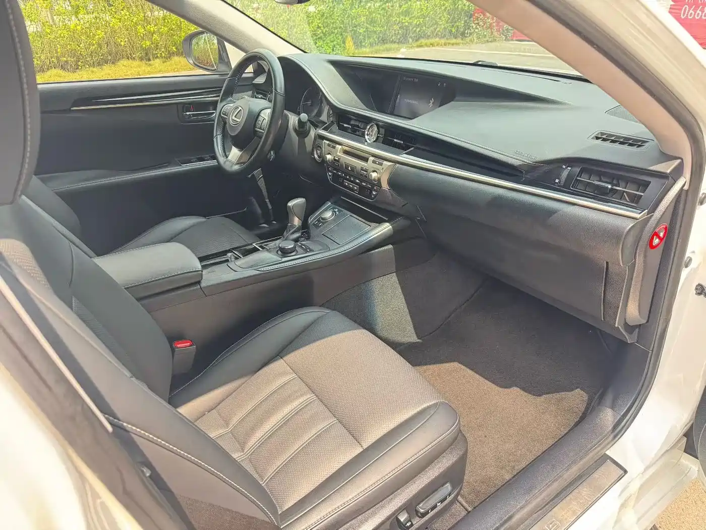 Фото 6 - Lexus ES