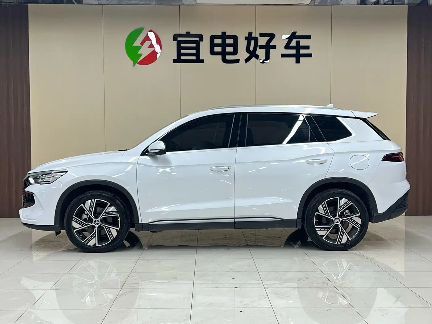 BYD Song Pro New Energy 2024 Glory Edition DM-i 110KM Excellence фото 4