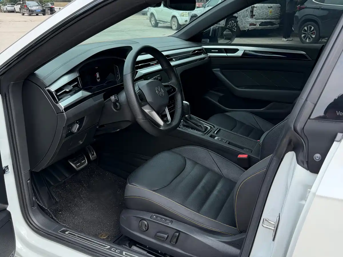 Volkswagen FAW-Volkswagen CC 2023 380TSI Eye-catching Edition фото 4