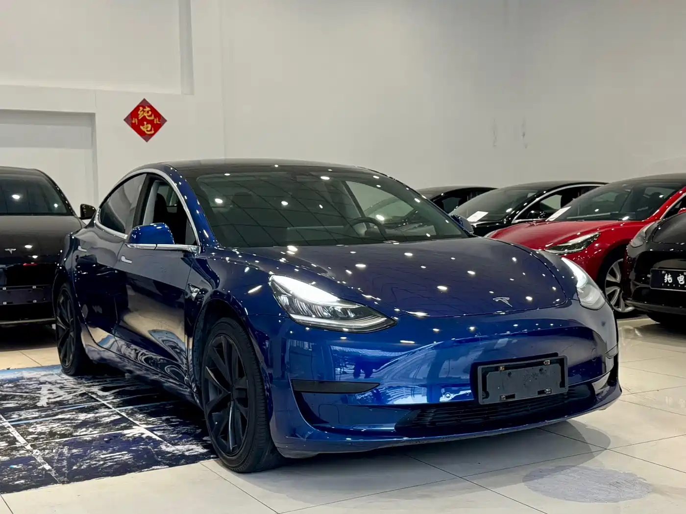 TESLA MODEL 3