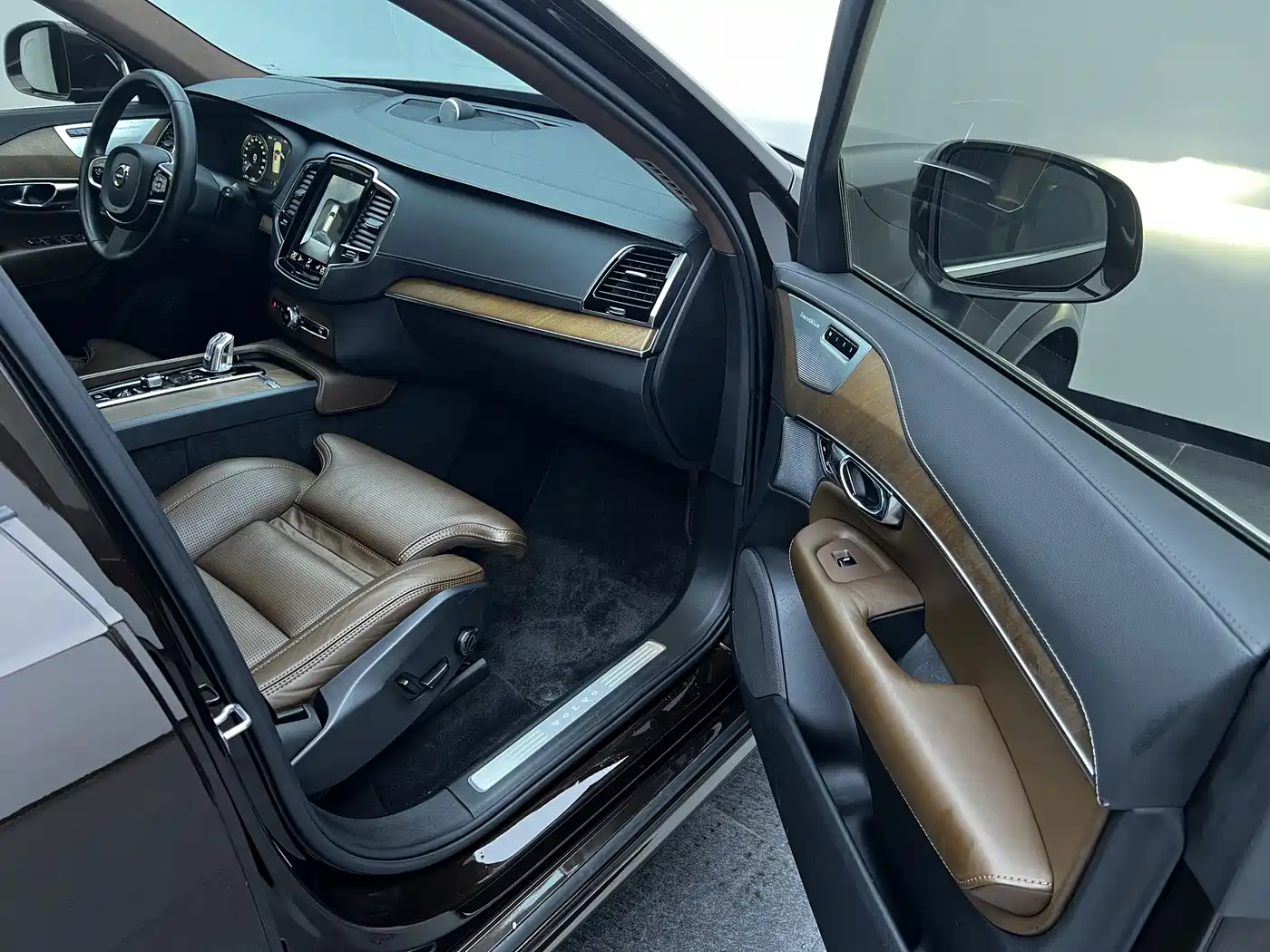 Volvo XC90 Plug-in Hybrid 2018 2018 E-Drive Hybrid T8 Excellence 7-seater
