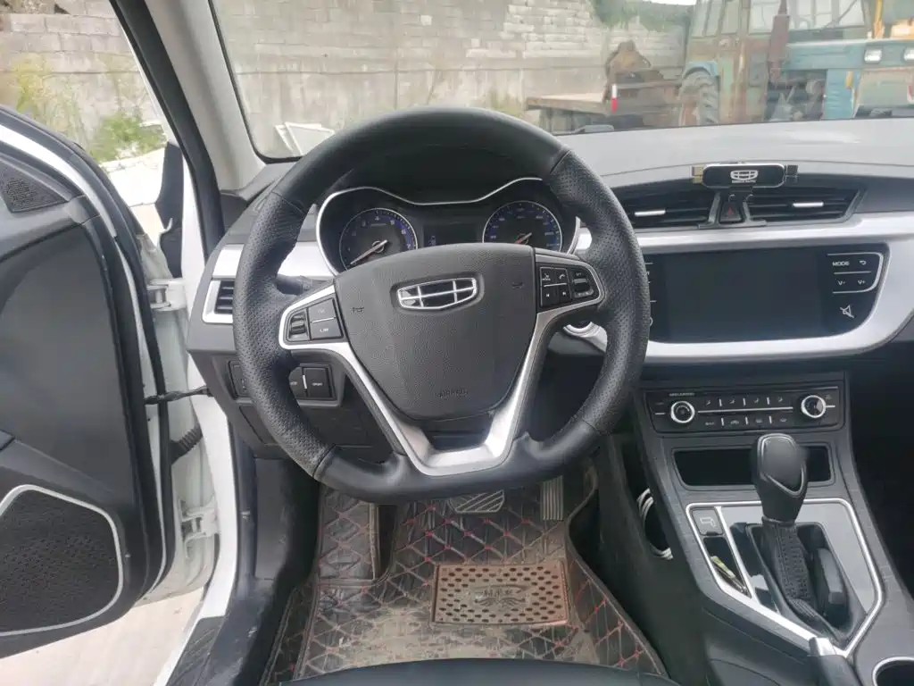 Фото 6 - Geely Vision