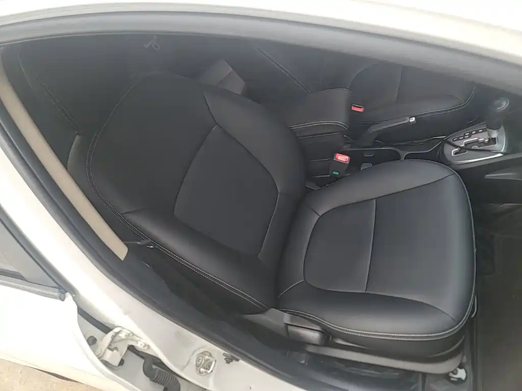 Kia K2 2017 2015 Sedan 1.4L AT GLS