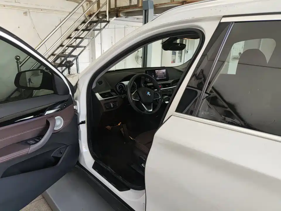 BMW X1 2022 sDrive20Li Fashion фото 5