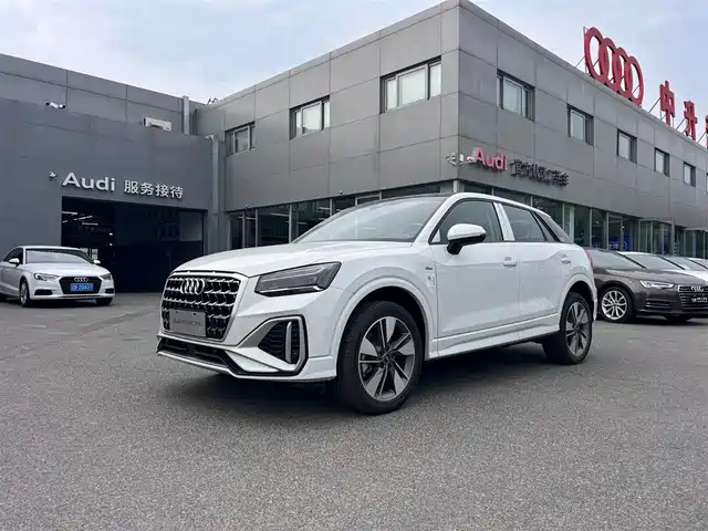 audi q2l