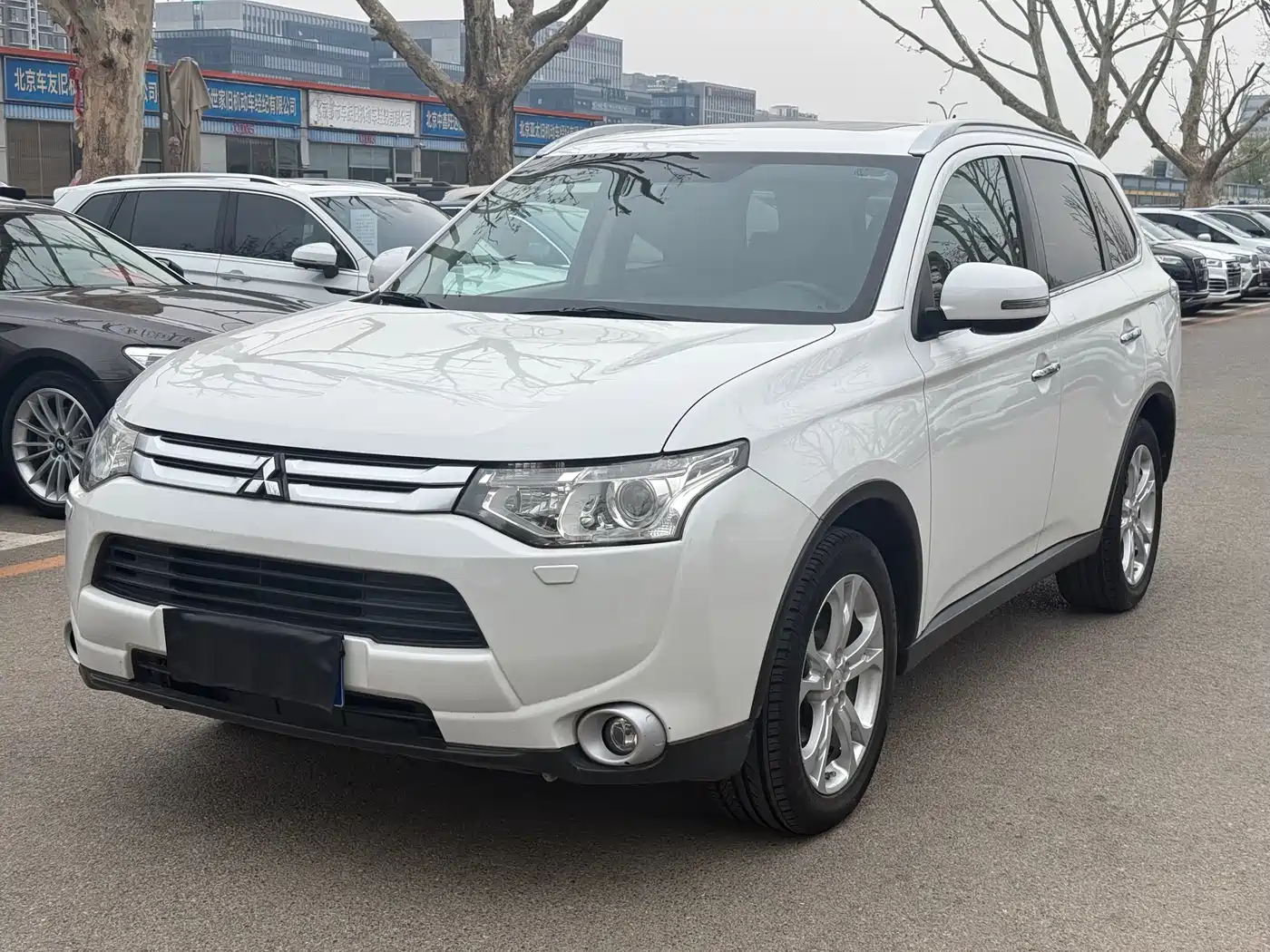 Mitsubishi Outlander (Import) 2014 2.4L 4WD Luxury Value Edition 7-seater фото 10