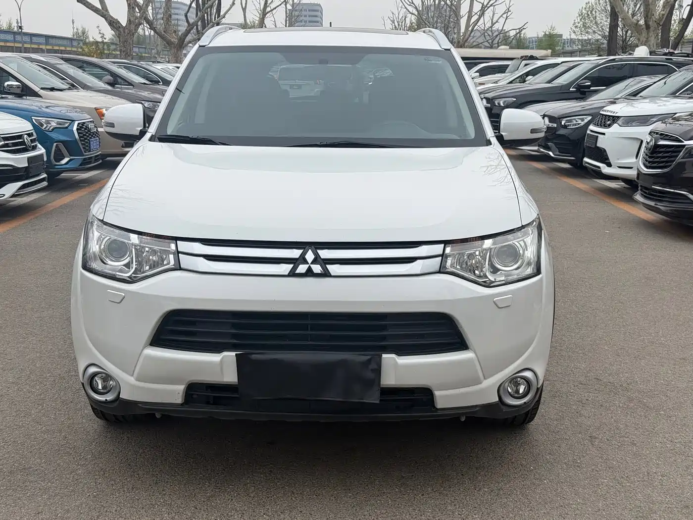 Mitsubishi Outlander (Import) 2014 2.4L 4WD Luxury Value Edition 7-seater фото 11