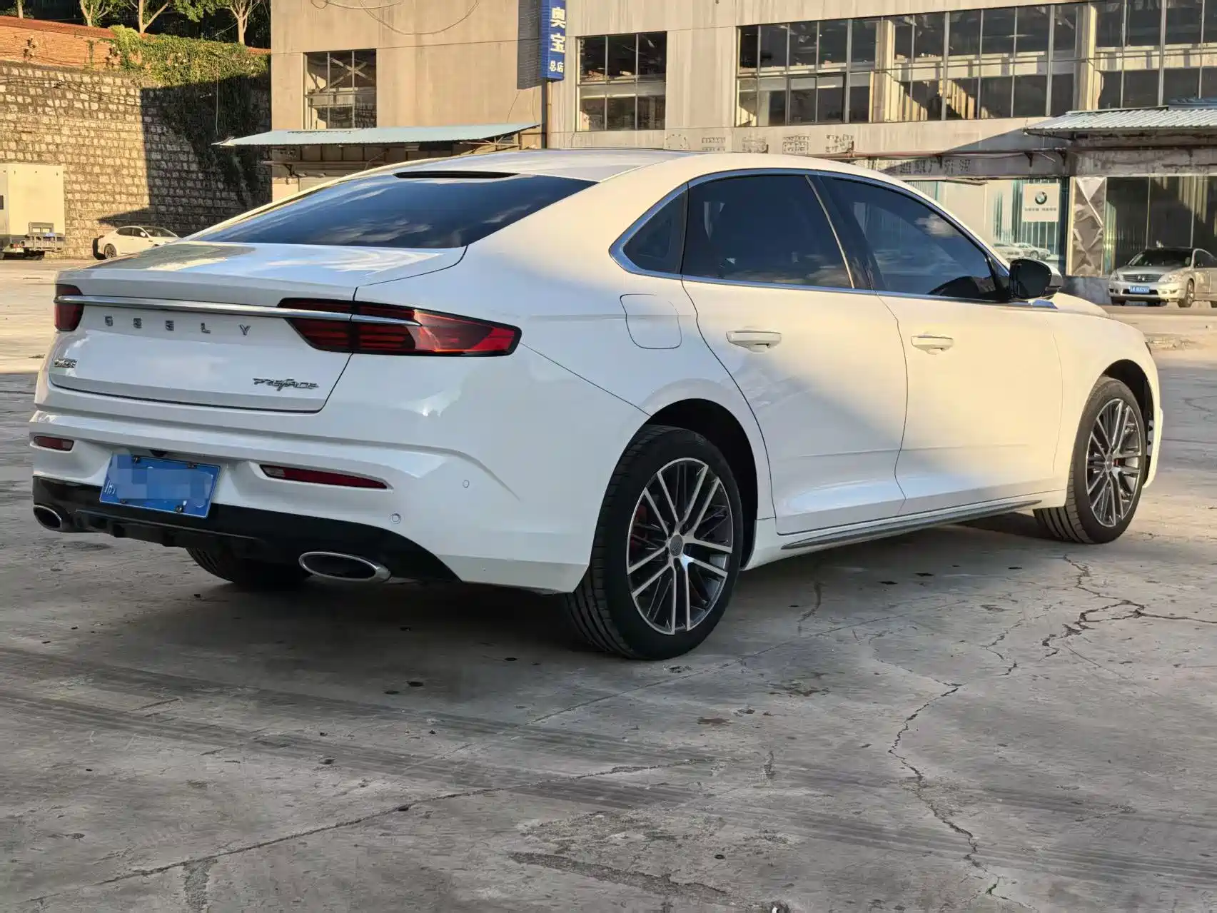 Фото 12 - Geely Preface