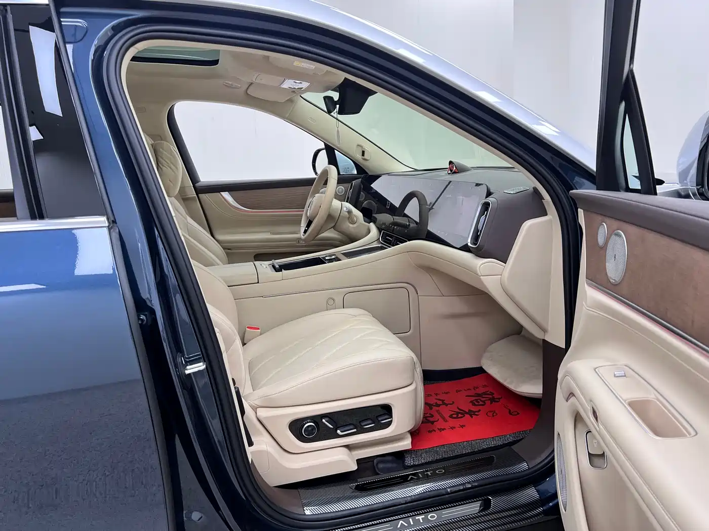 AITO Wenjie AITO M9 2025 Extended Range Ultra 52kWh 6-Seater фото 35