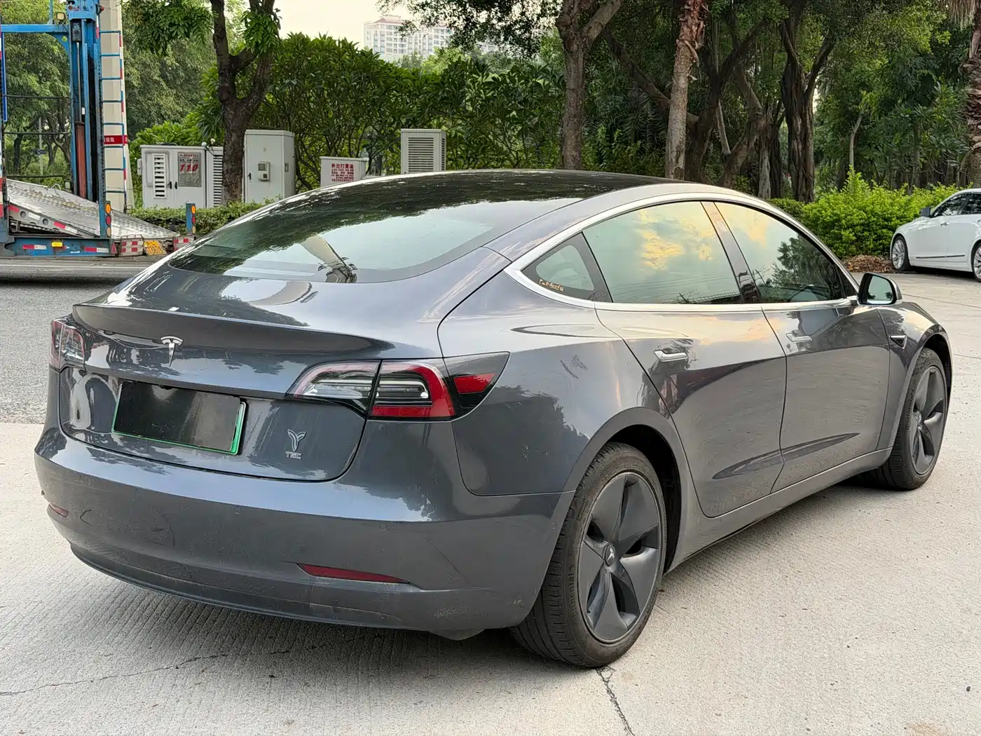 Tesla Model 3 (Import) 2019 2019 Long Range RWD Version