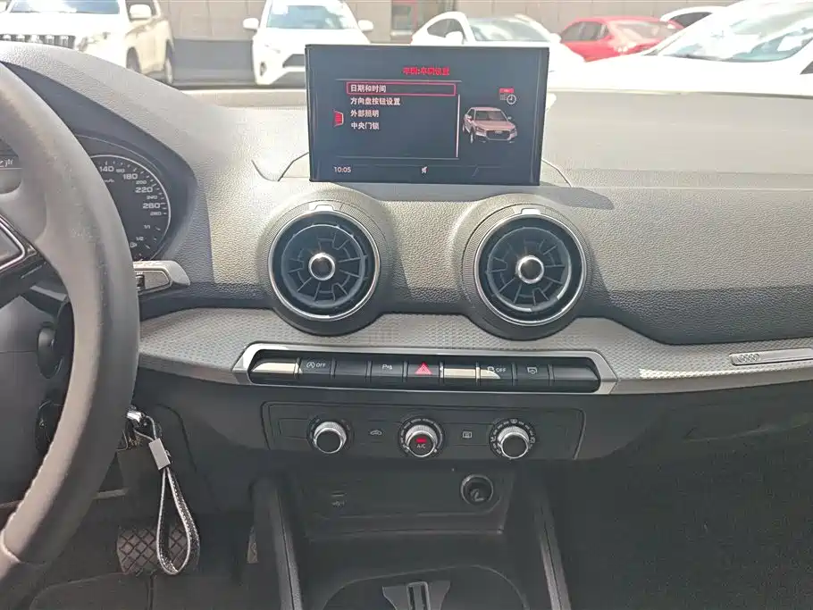 AUDI Q2L