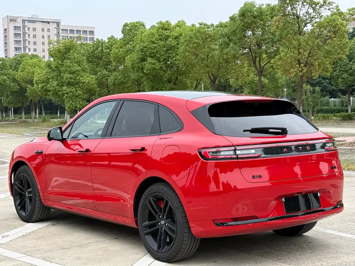 AITO Wenjie AITO M5 2025 Extended Range Ultra AWD фото 4