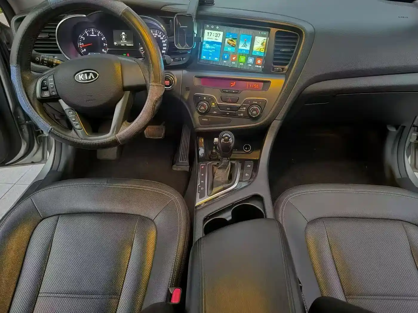 Photo 9 - Kia K5