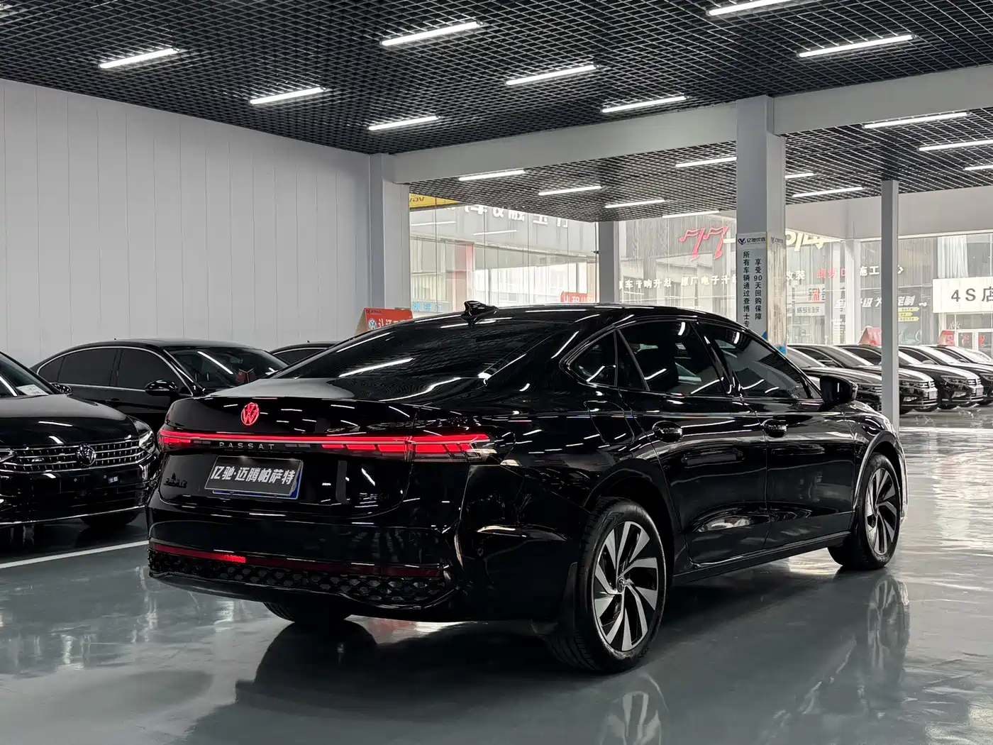 Volkswagen Passat 2025 Model Pro 380TSI Starlight Dragon Edition фото 7