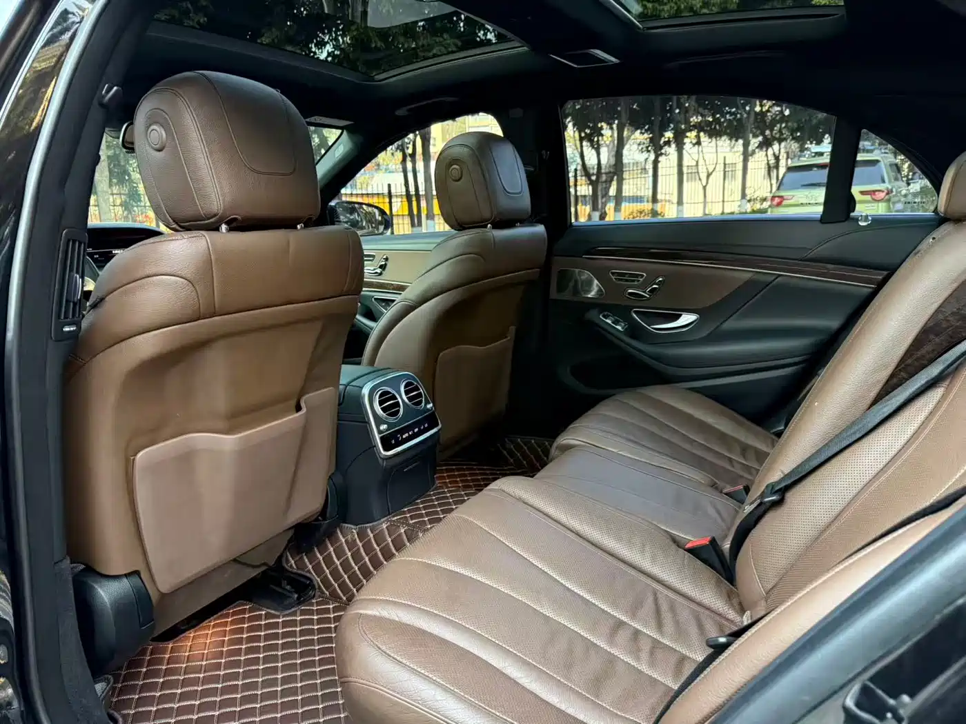 Mercedes-Benz S-Class 2017 S 320 L Luxury фото 29