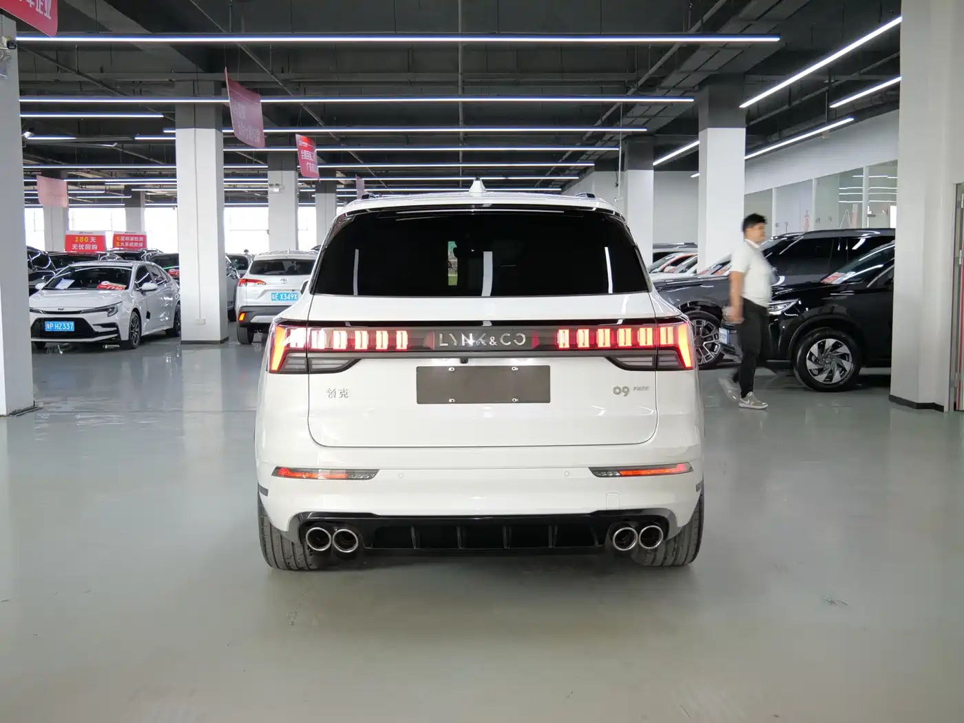 Lynk & Co 09 EM-P 2021 2.0T PHEV Halo 6-seater фото 6