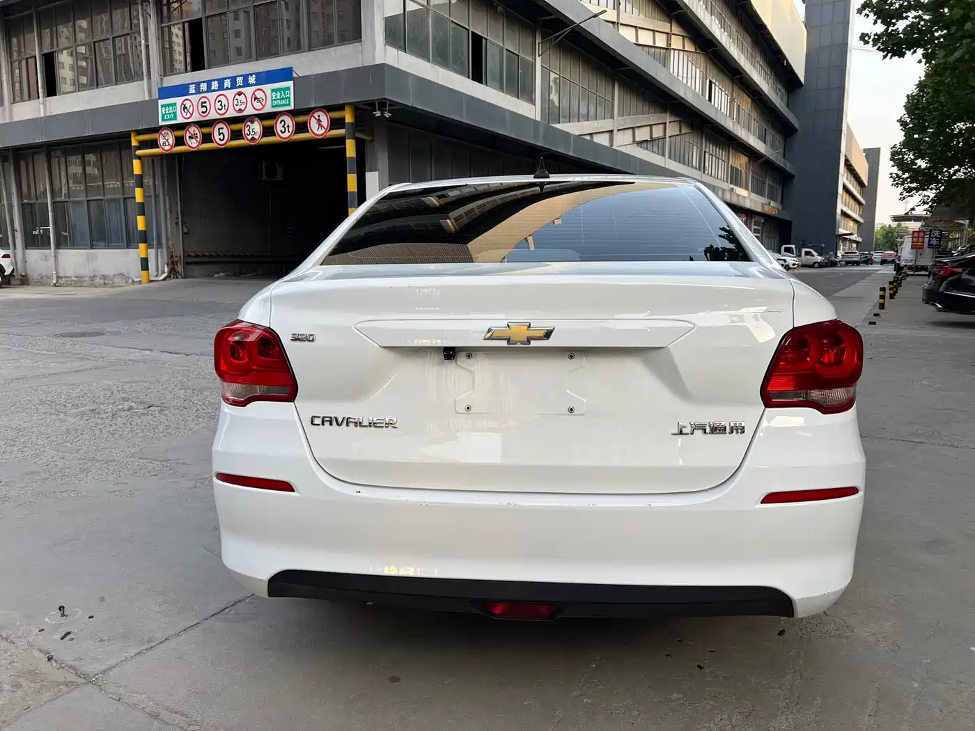 Chevrolet Cavalier 2019 320 Manual Enjoyment Edition фото 5