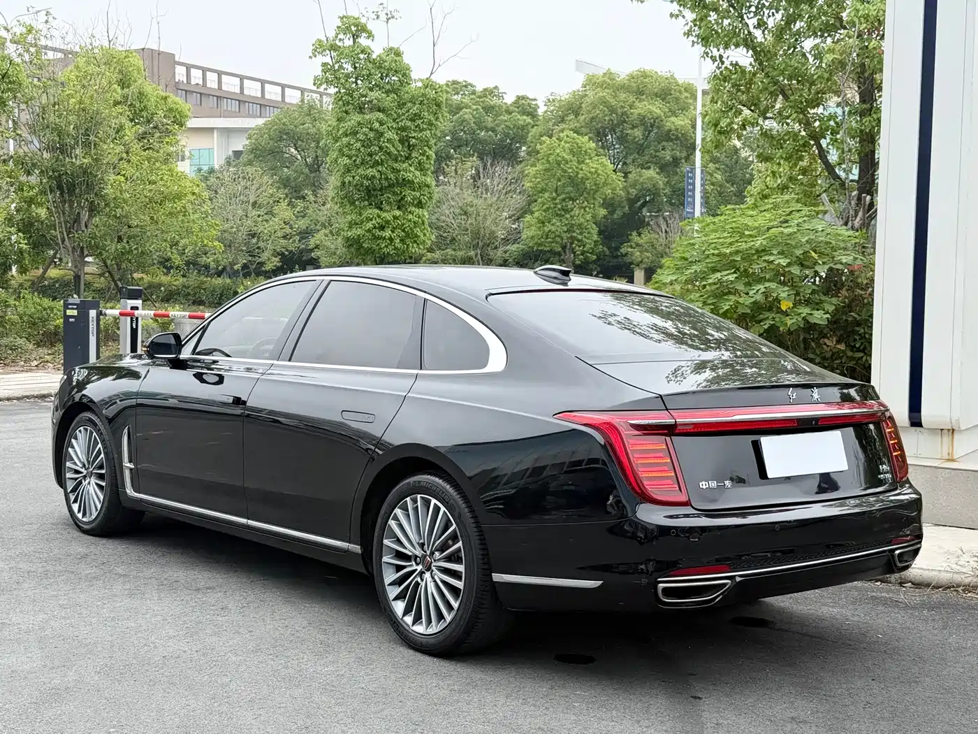 Hongqi H9 2020 2.0T Smart Connection Qi Xiang Edition фото 3