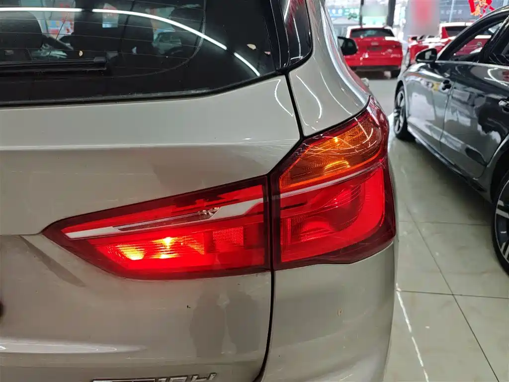 BMW X1 2018 sDrive18Li Fashion Model фото 8