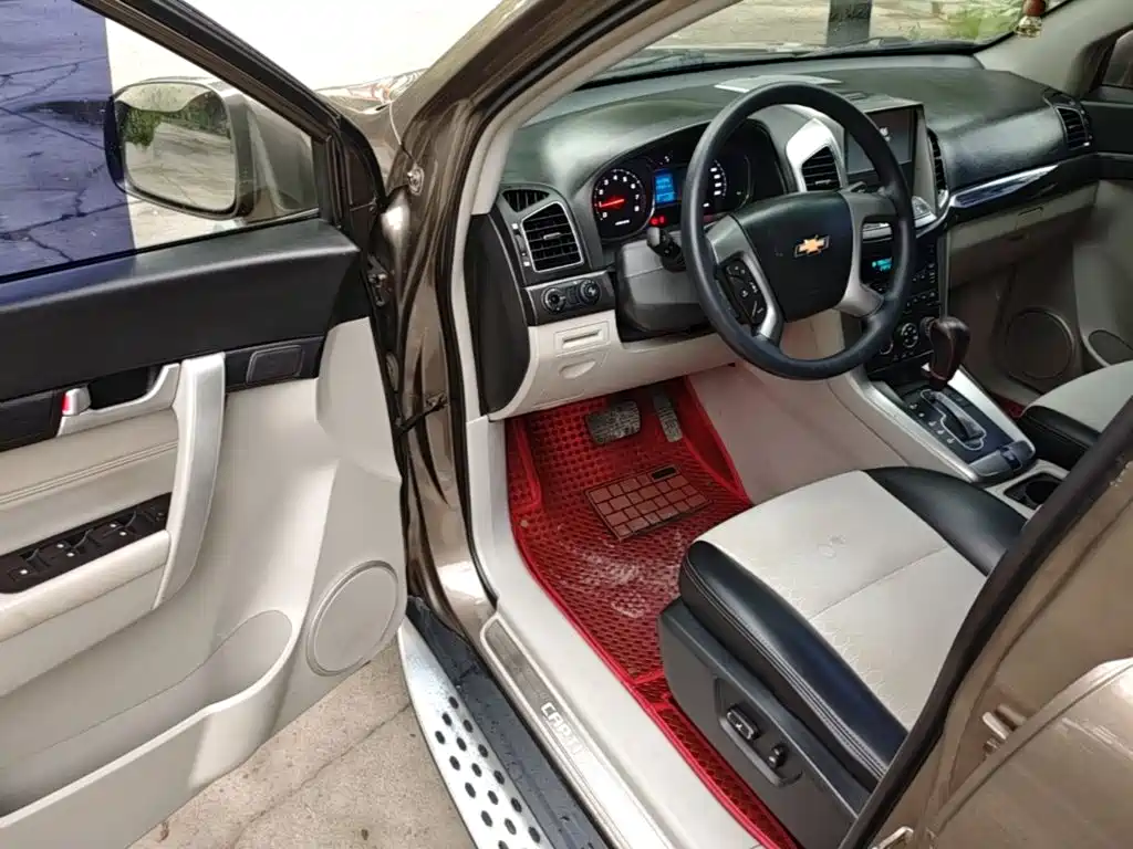 Chevrolet Captiva 2016 2015 2.4L 2WD Urban Edition 5-seater