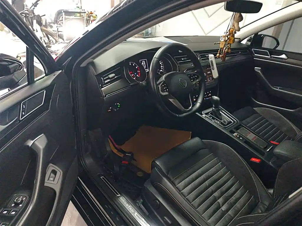 Volkswagen Magotan 2020 330TSI DSG Leading фото 16