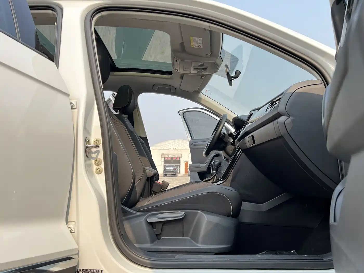 VOLKSWAGEN T ROC EXPLORING SONGS