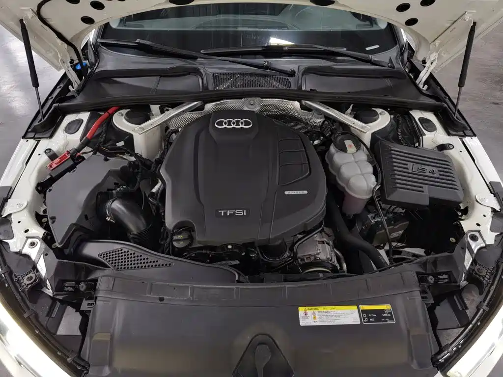 Фото 6 - Audi A4L