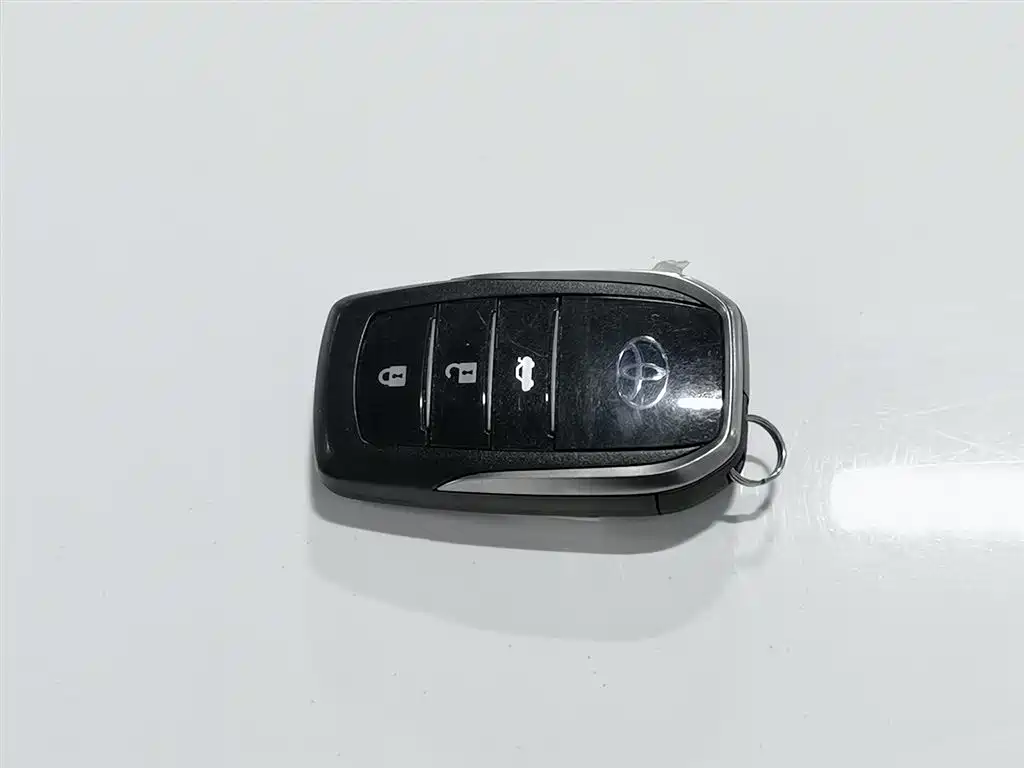 Toyota Corolla 2018 Hybrid 1.8L E-CVT Smart Edition фото 19