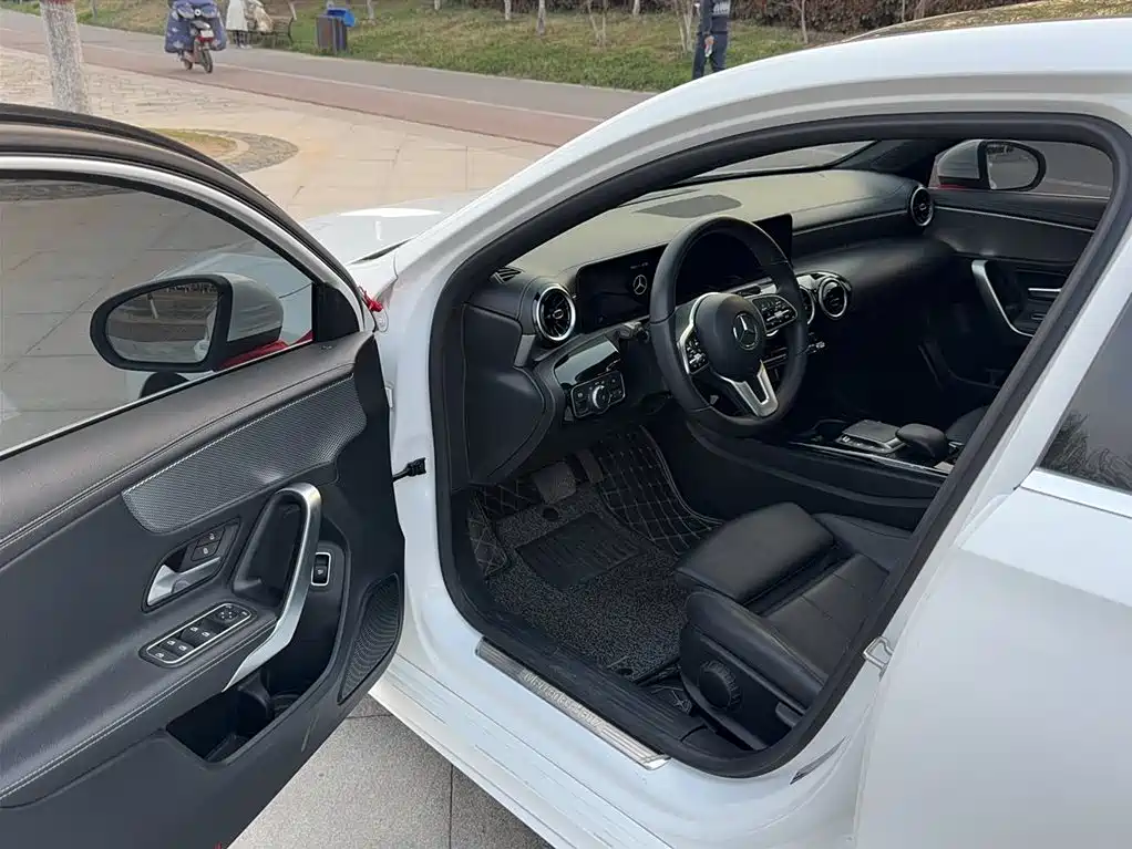 MERCEDES-BENZ CLASS A