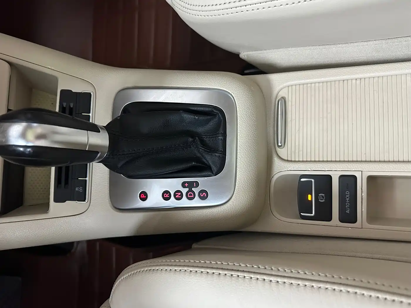 Volkswagen Tiguan 2012 1.8TSI Automatic 2WD Brilliance Edition фото 14