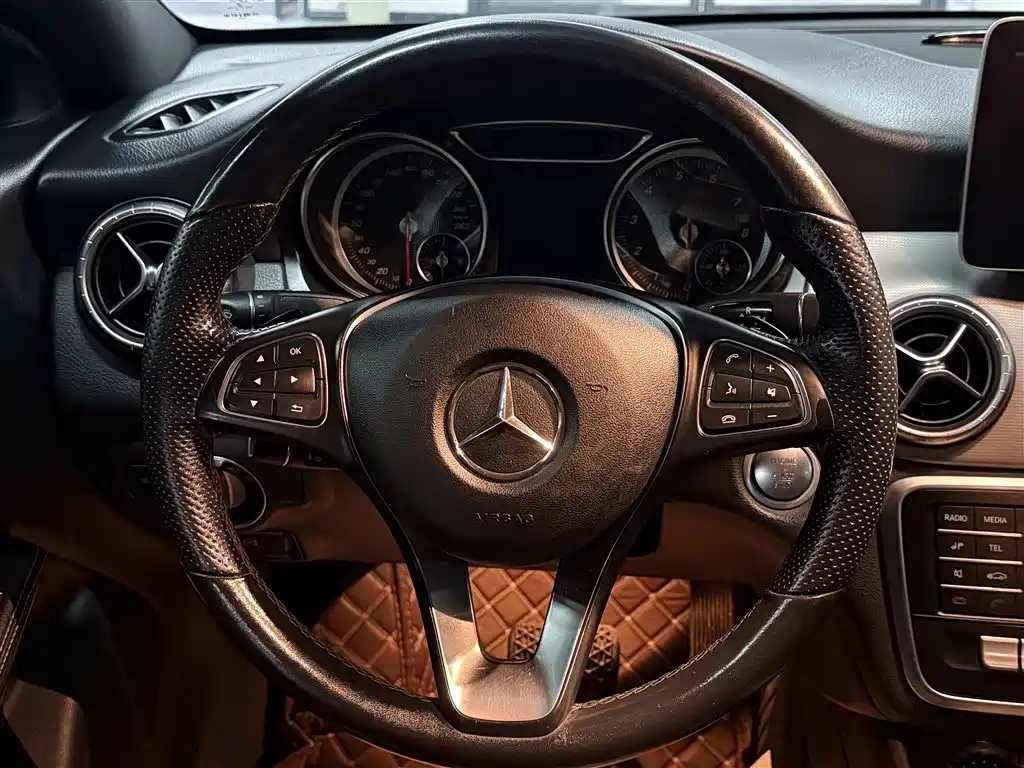 Mercedes-Benz CLA (Import) 2018 CLA 200 Fashion Edition фото 15