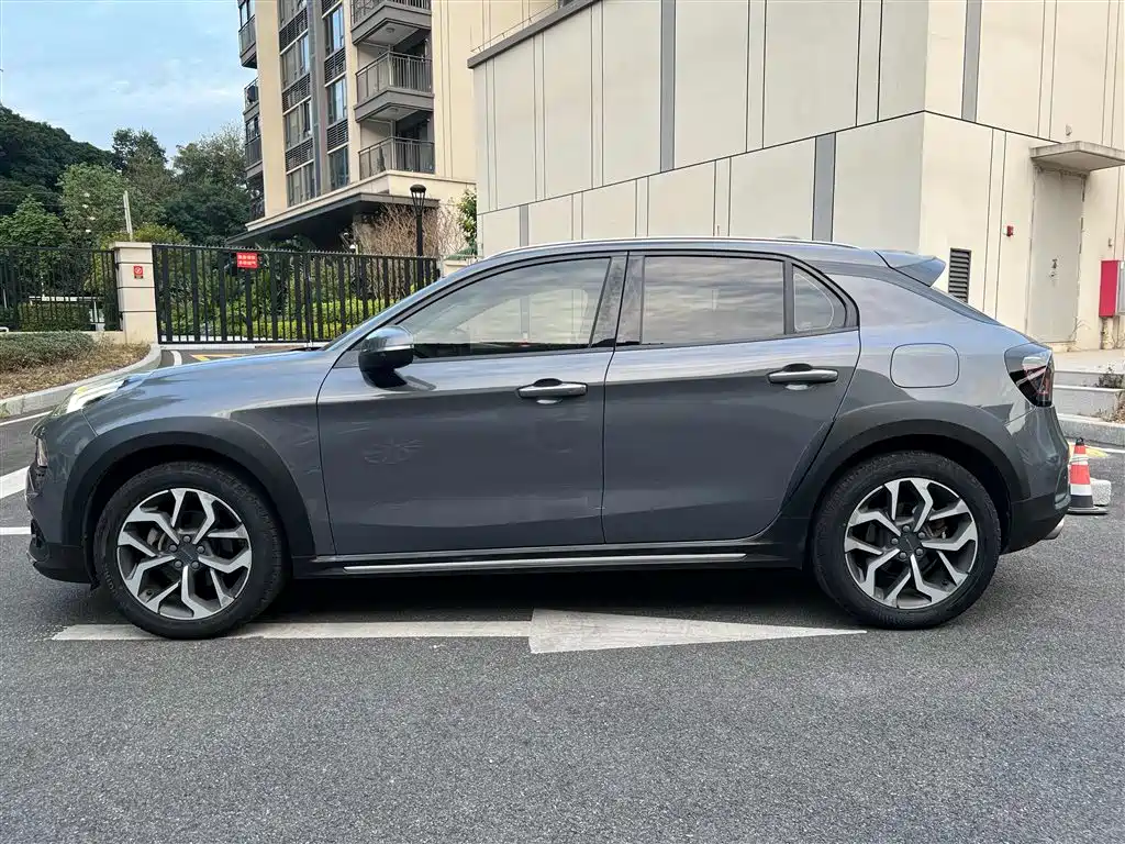 Lynk & Co 02 2019 High Energy Edition 2.0T Automatic 2WD Shine China VI фото 2