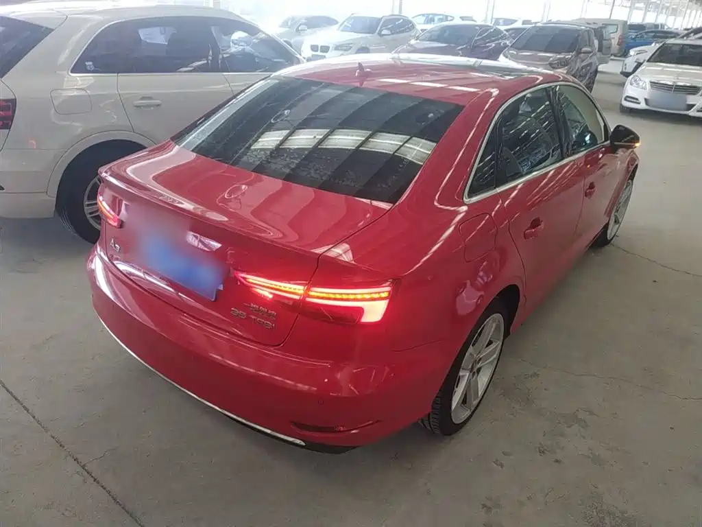 Audi A3 2018 30th Anniversary Limousine 35 TFSI Style фото 7
