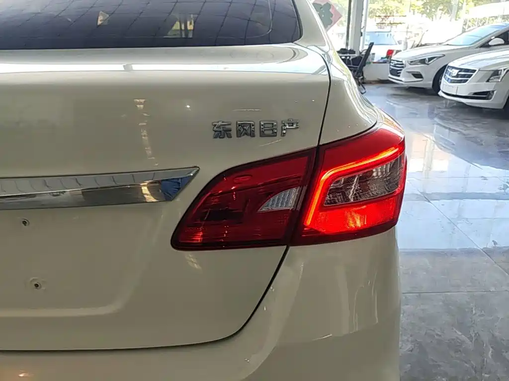 Nissan SYLPHY, миниатюра 8