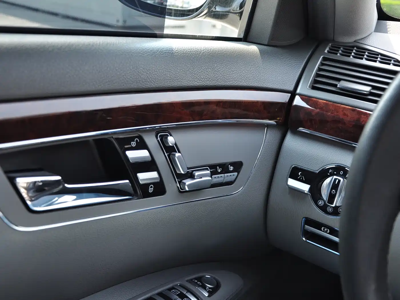 Mercedes-Benz S-Class фото 11