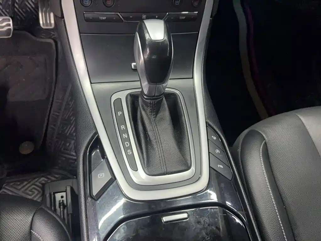 Фото 8 - Ford Edge