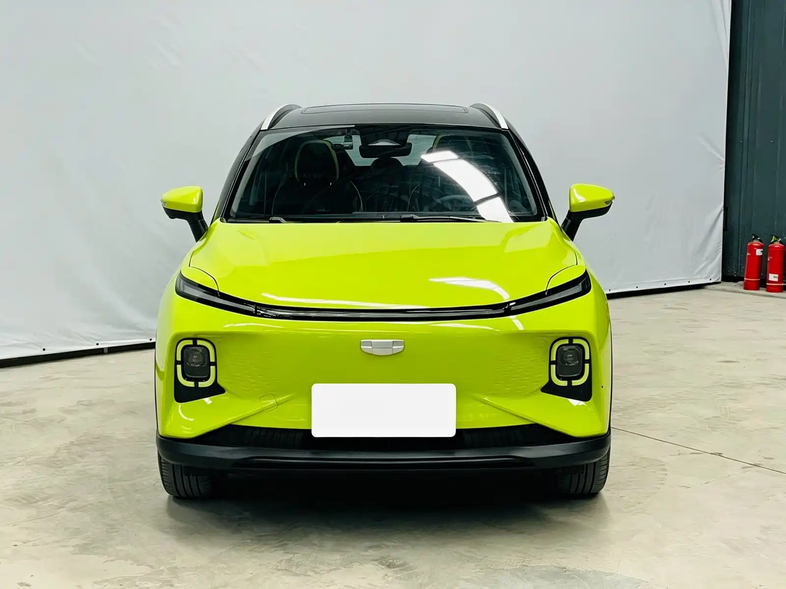 Фото 2 - Geely Geometry E Firefly